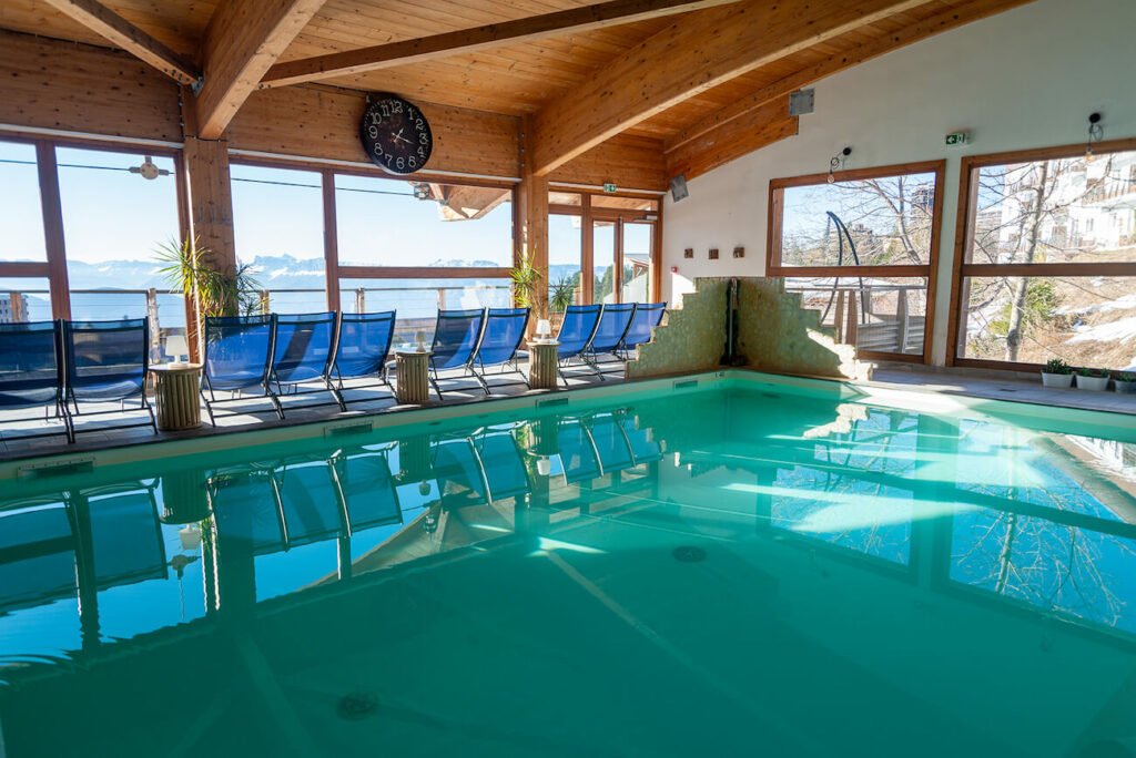 SPA Les Bains de Chamrousse 1 piscine principale du SPA les Bains de Chamrousse